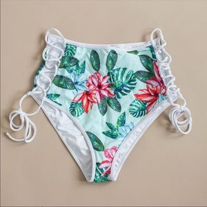 NWT Forever 21 Flower & Leaf Print Bikini Bottom